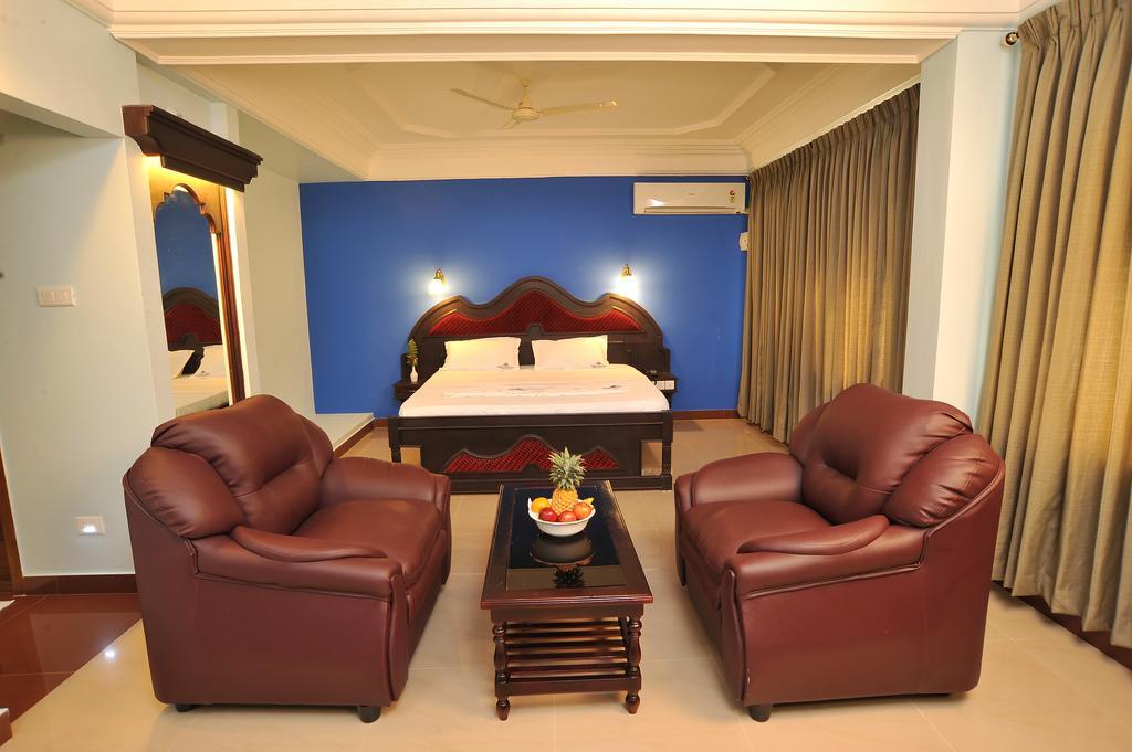 Indraprastha Beach Resort 瓦尔卡拉 外观 照片