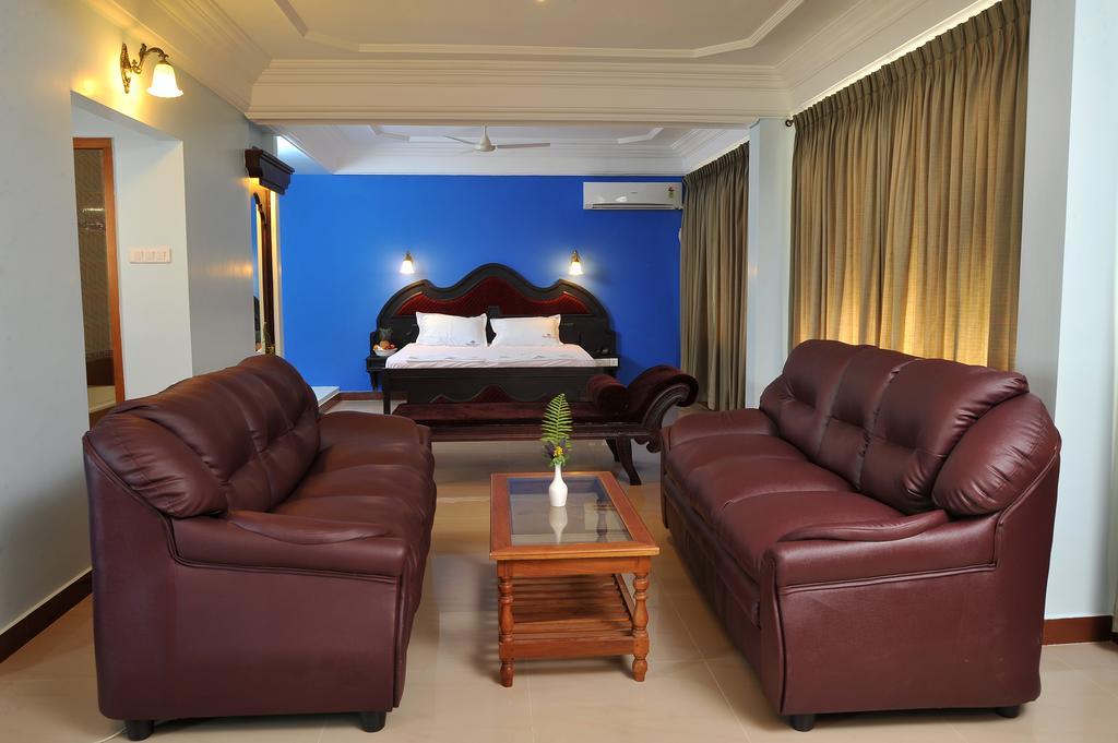 Indraprastha Beach Resort 瓦尔卡拉 外观 照片