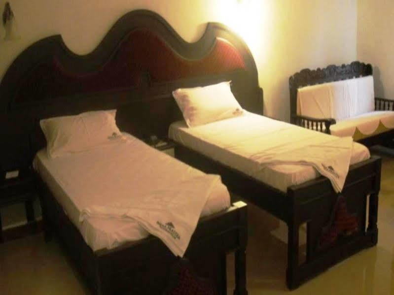 Indraprastha Beach Resort 瓦尔卡拉 外观 照片